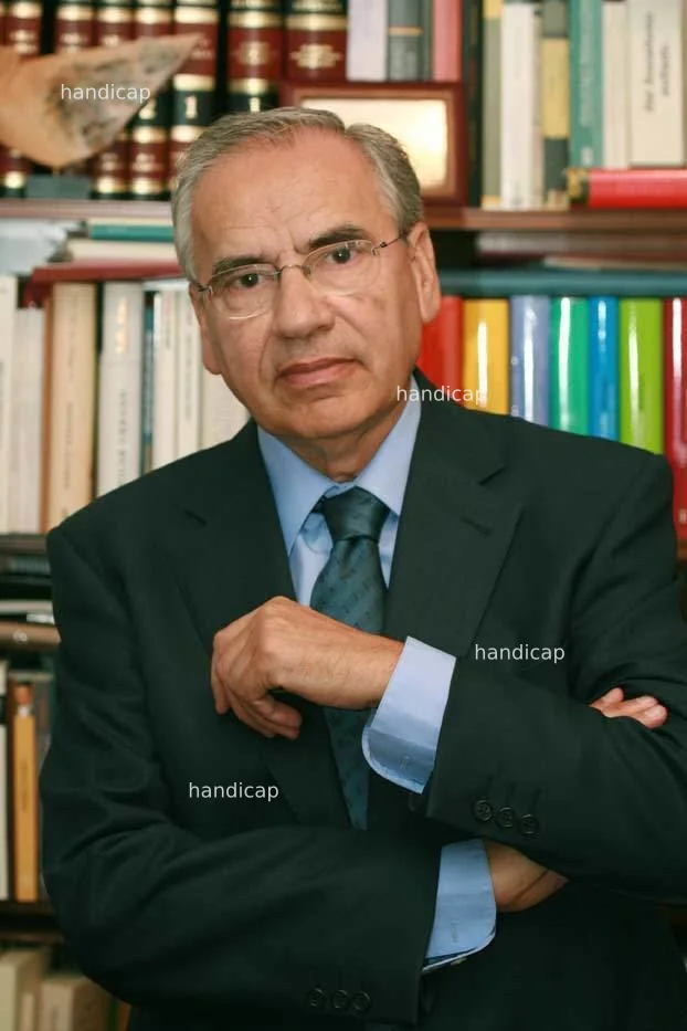 Alfonso Guerra: Un Análisis Exhaustivo de su Trayectoria Política y su Impacto en España